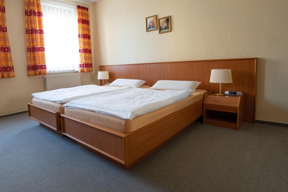 pension heinrich heine