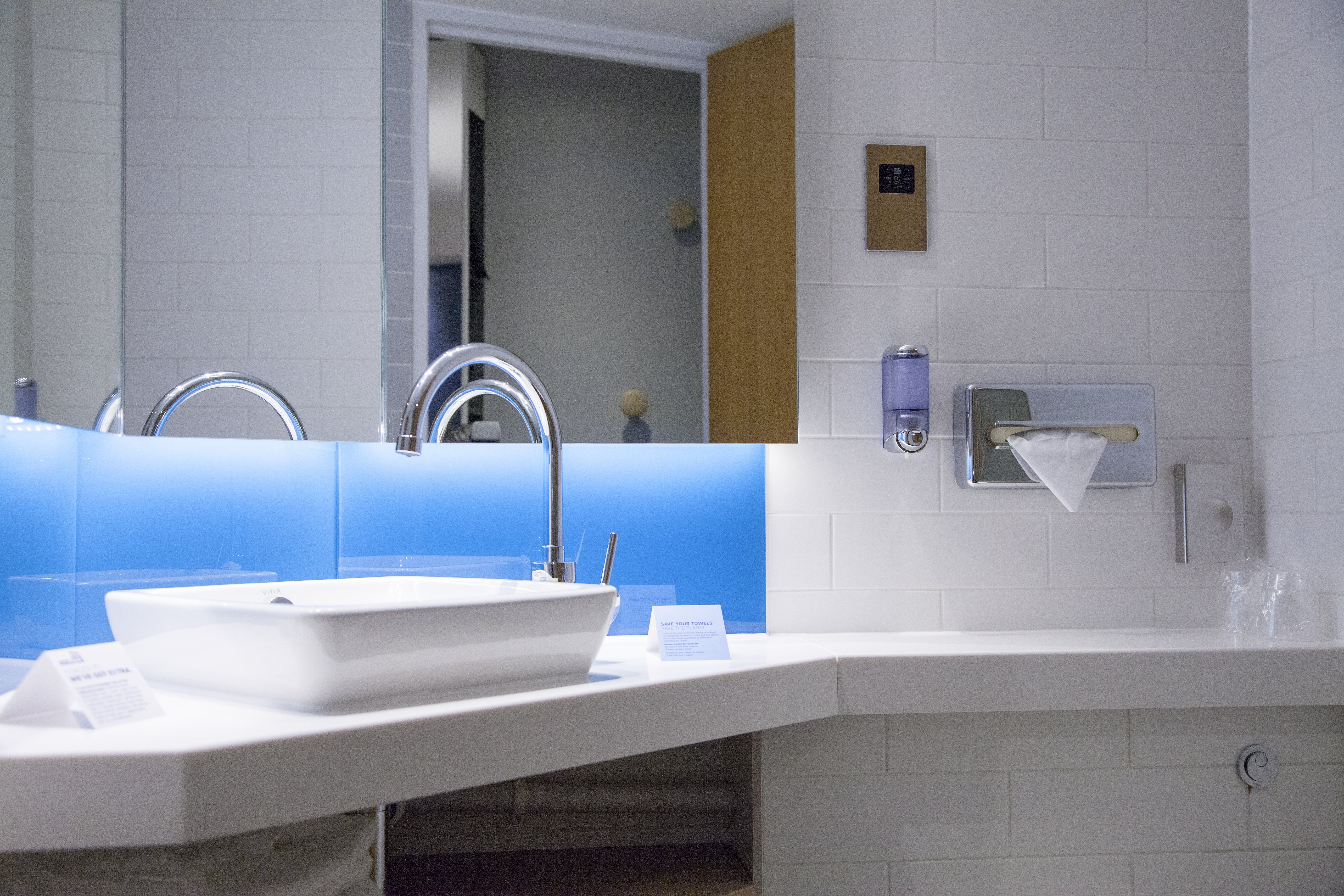 holiday inn express cardiff bay by ihg