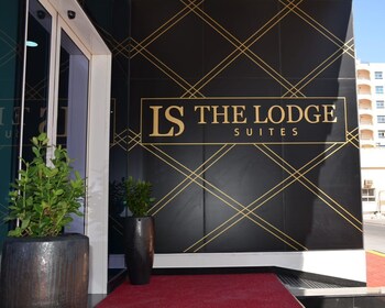 the lodge suites