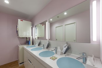 plat hostel keikyu haneda home