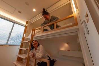 plat hostel keikyu haneda home