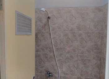 nabila syari guesthouse