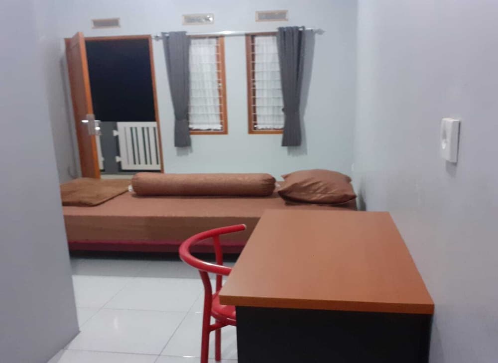 nabila syari guesthouse