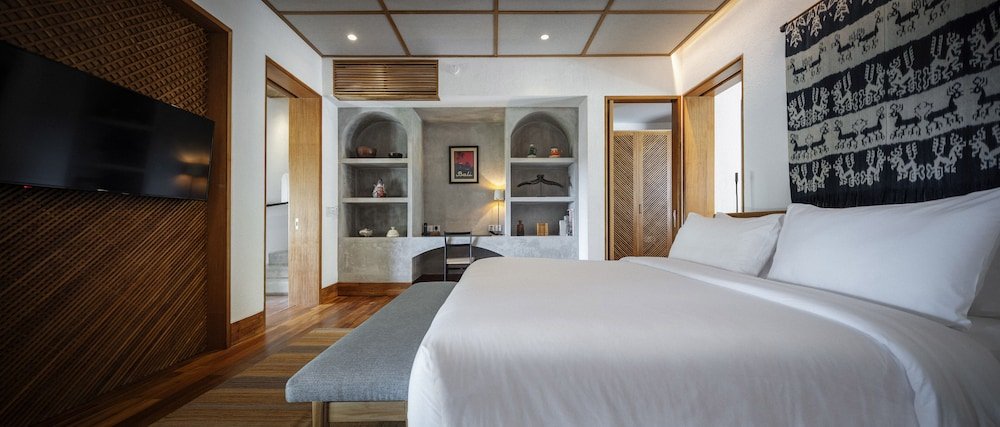 The Sayan House,,4 star