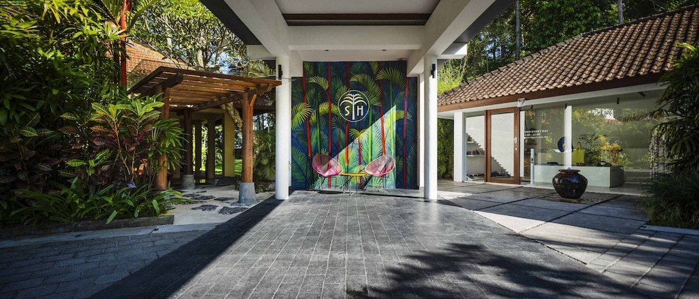 The Sayan House,,4 star