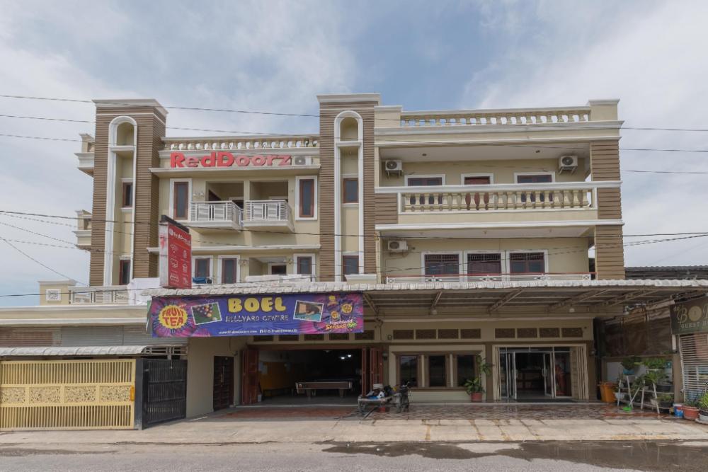 reddoorz near citraland gama city medan