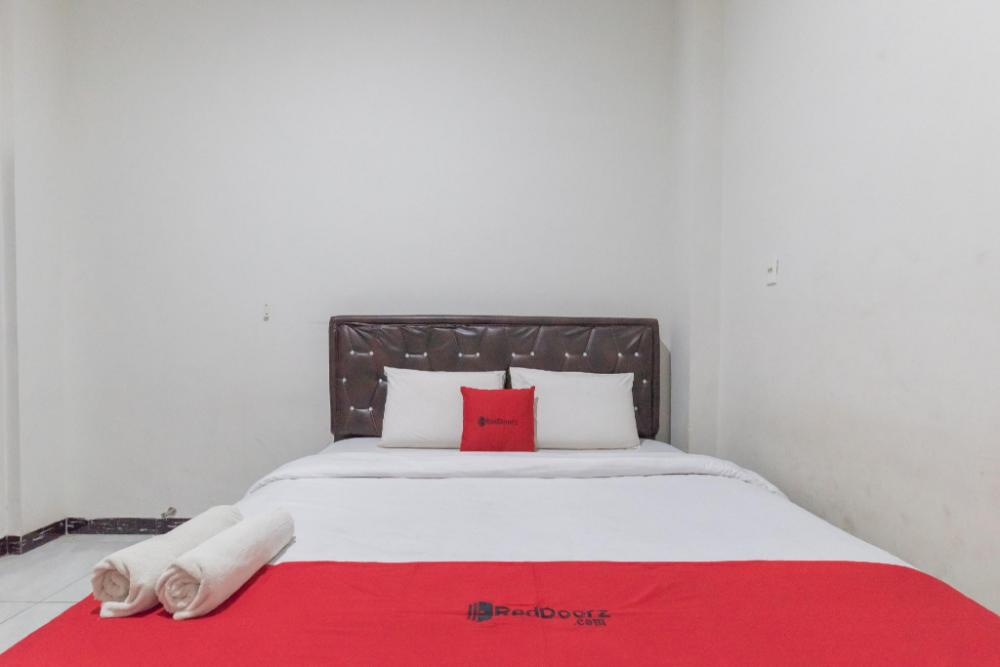 reddoorz near citraland gama city medan