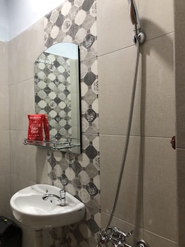 reddoorz near citraland gama city medan