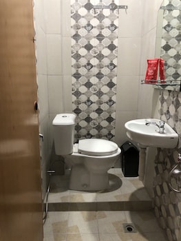 reddoorz near citraland gama city medan