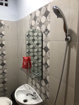 reddoorz near citraland gama city medan