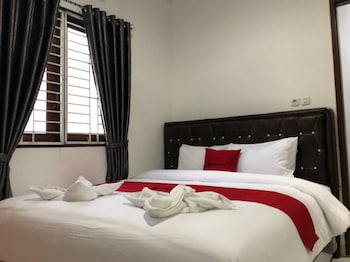 reddoorz near citraland gama city medan