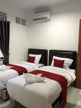 reddoorz near citraland gama city medan