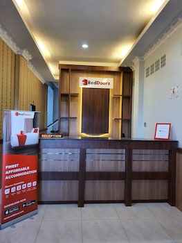 reddoorz near citraland gama city medan