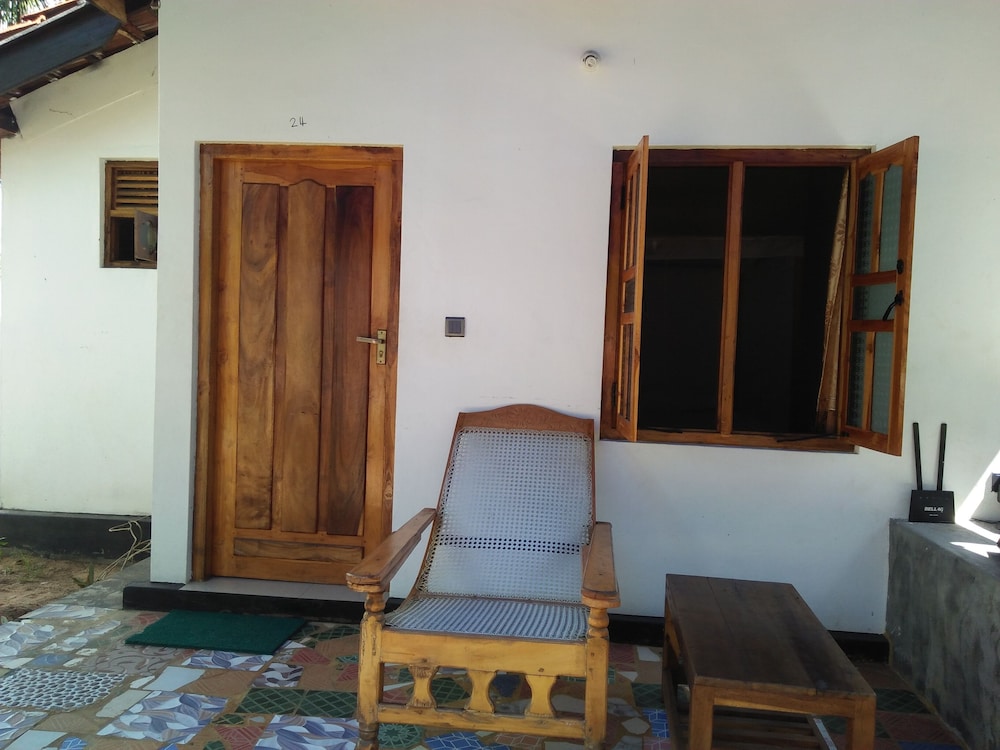 star hotel arugambay