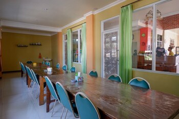 reddoorz plus syariah hotel boulevard luwuk