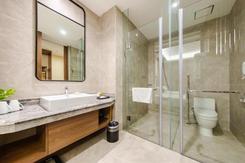 muong thanh luxury ha long centre hotel