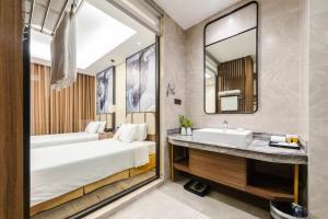 muong thanh luxury ha long centre hotel
