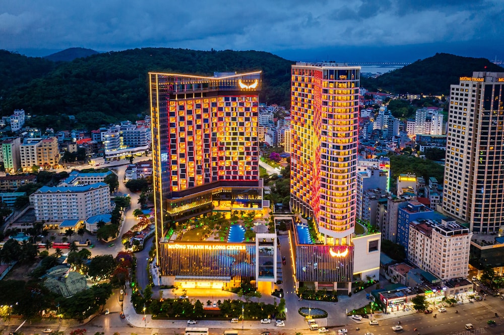 muong thanh luxury ha long centre hotel