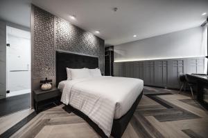 vix bangkok at victory monument