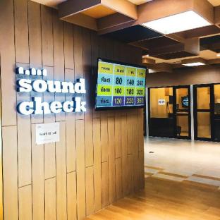 vix bangkok at victory monument