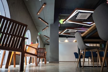 vix bangkok at victory monument