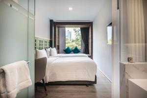 vix bangkok at victory monument