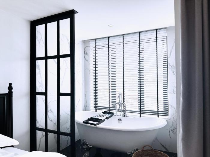 glory boutique suite