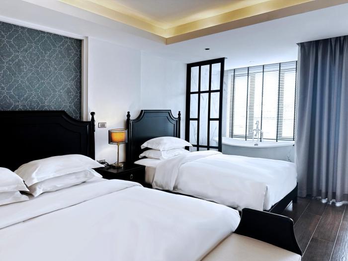 glory boutique suite