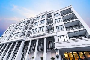 glory boutique suite