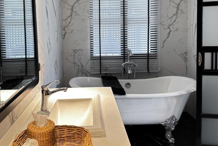 glory boutique suite