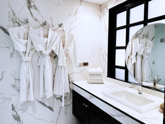 glory boutique suite