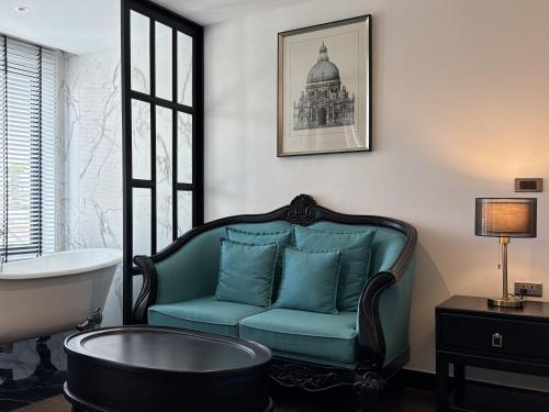 glory boutique suite