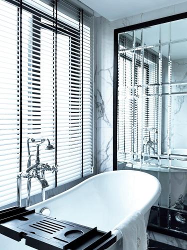 glory boutique suite