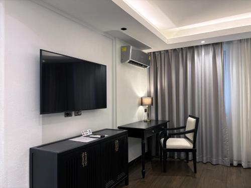 glory boutique suite