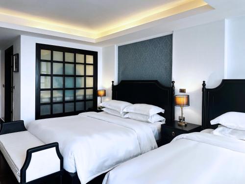 glory boutique suite