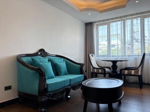 glory boutique suite