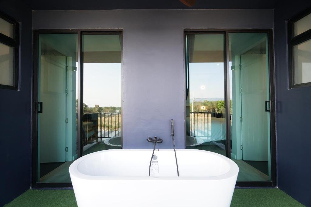 blumonkey hub and hotel chanthaburi