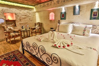 casia cave suites