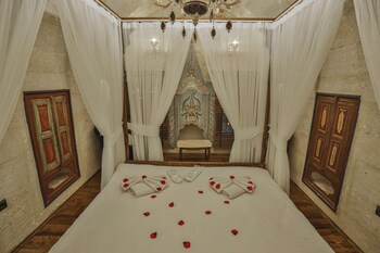 casia cave suites