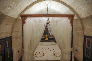 casia cave suites
