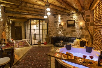 casia cave suites