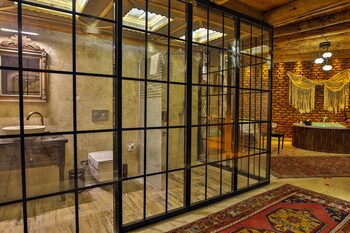 casia cave suites