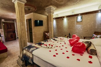 casia cave suites