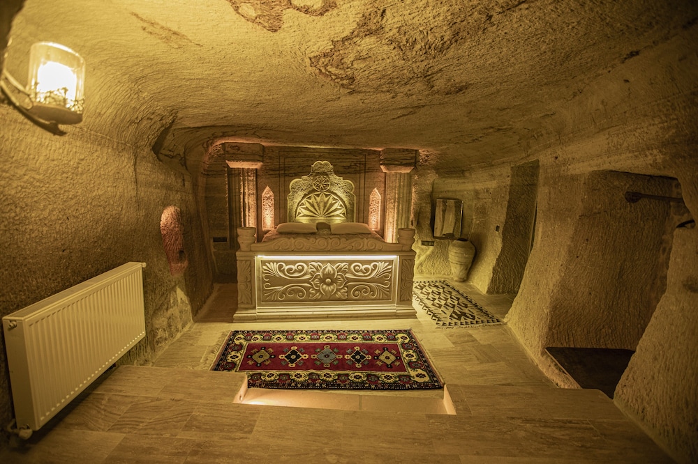 casia cave suites