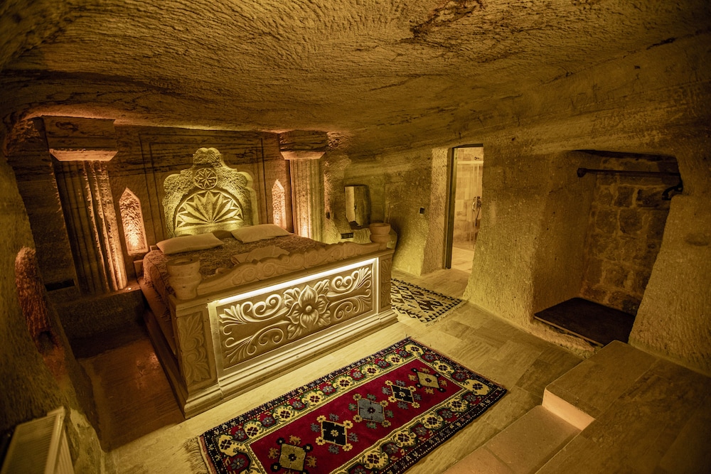 casia cave suites