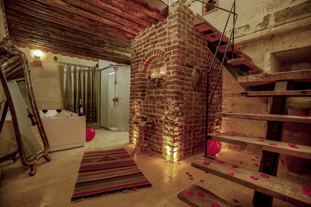 casia cave suites