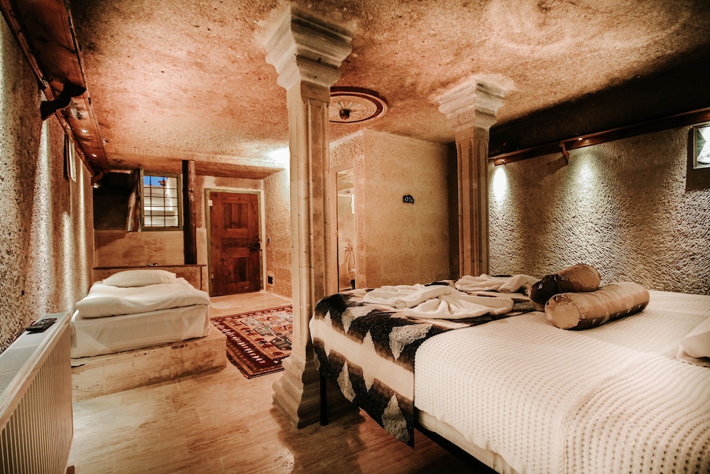 casia cave suites