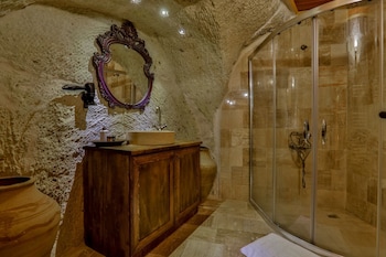casia cave suites