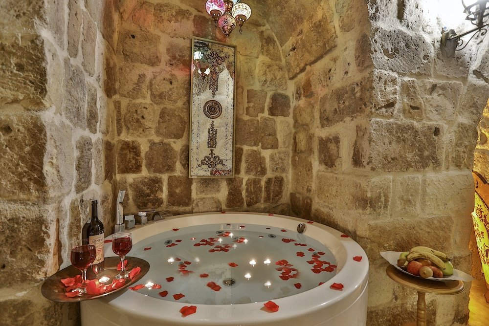 casia cave suites