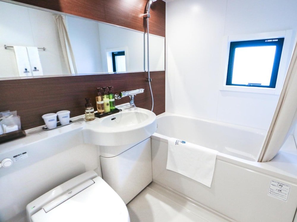 Hotel Livemax Yokohama Stadium Mae,,3 star
